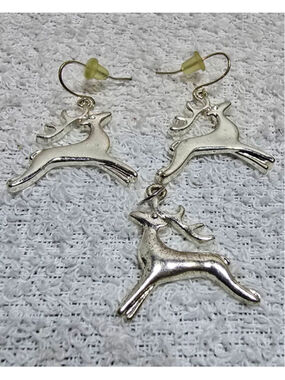 Women's Unbranded Reindeer Drop Earrings One Size Silver